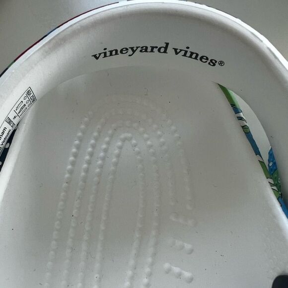 NWT Holiday Vineyard Vines Crocs Classic Clogs J4/ Women’s 6 Patchwork w/ Jibitz - Picture 7 of 9